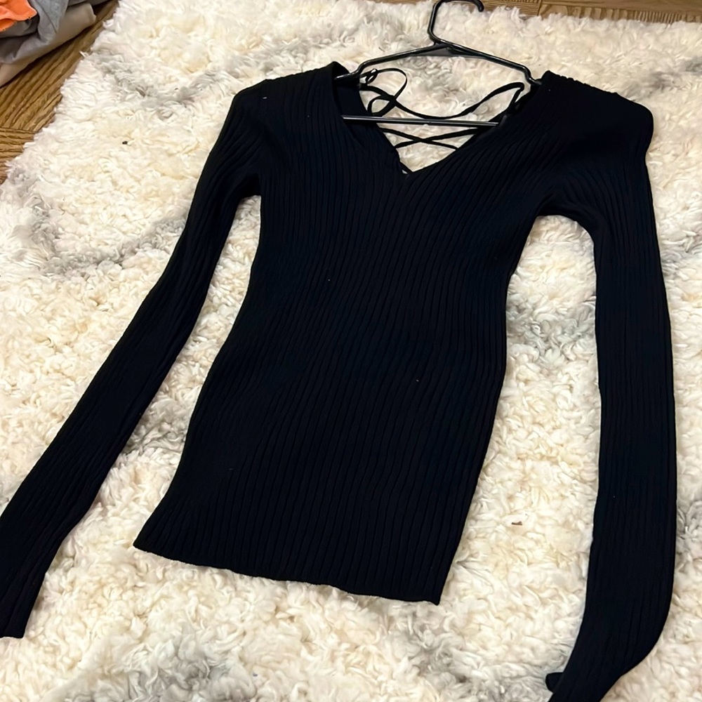 Laced up long sleeve very stretchy